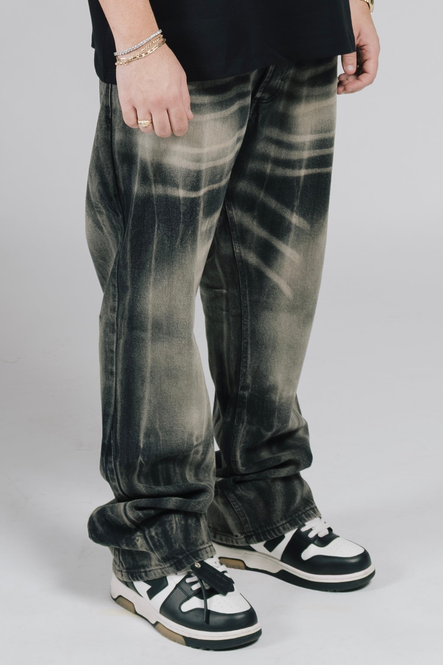 BAGGY DARK BROWN JEANS