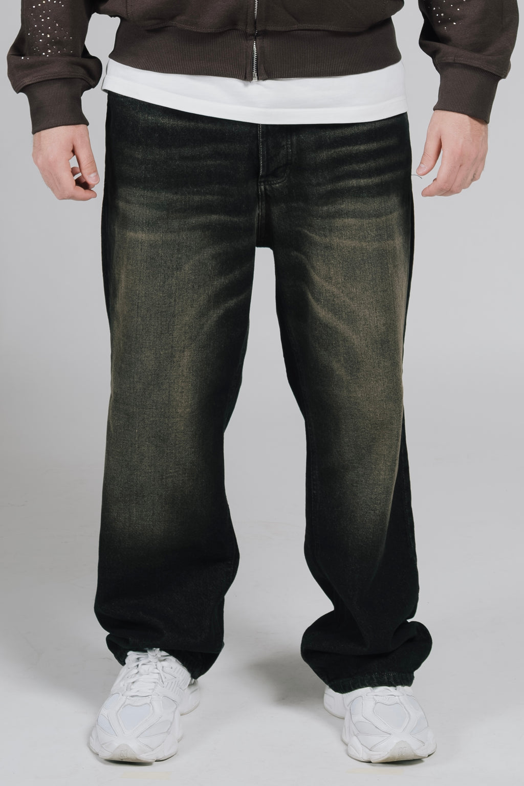 BAGGY BROWN JEANS