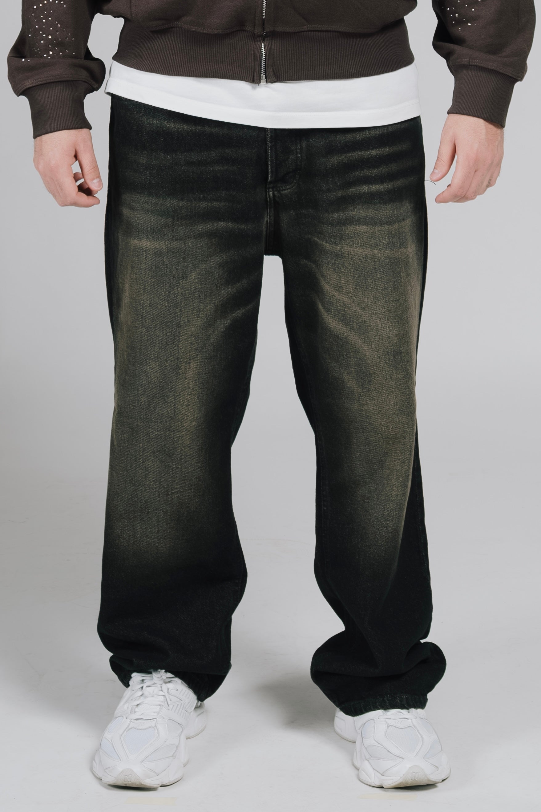 BAGGY BROWN JEANS