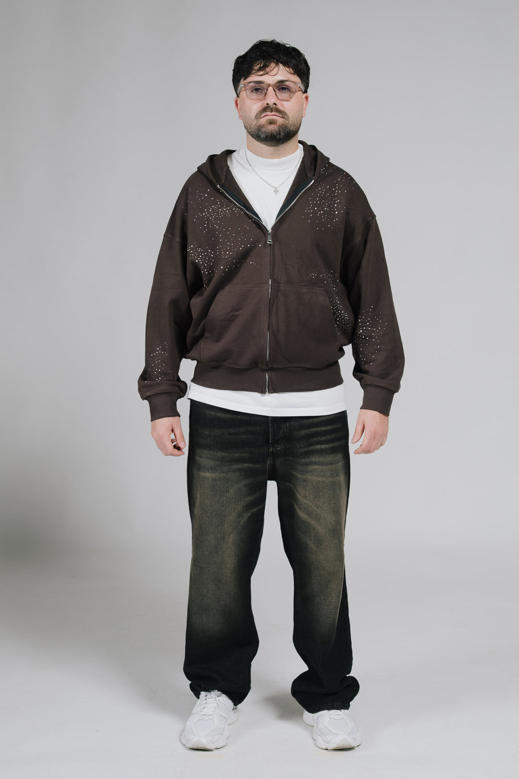 BAGGY BROWN JEANS