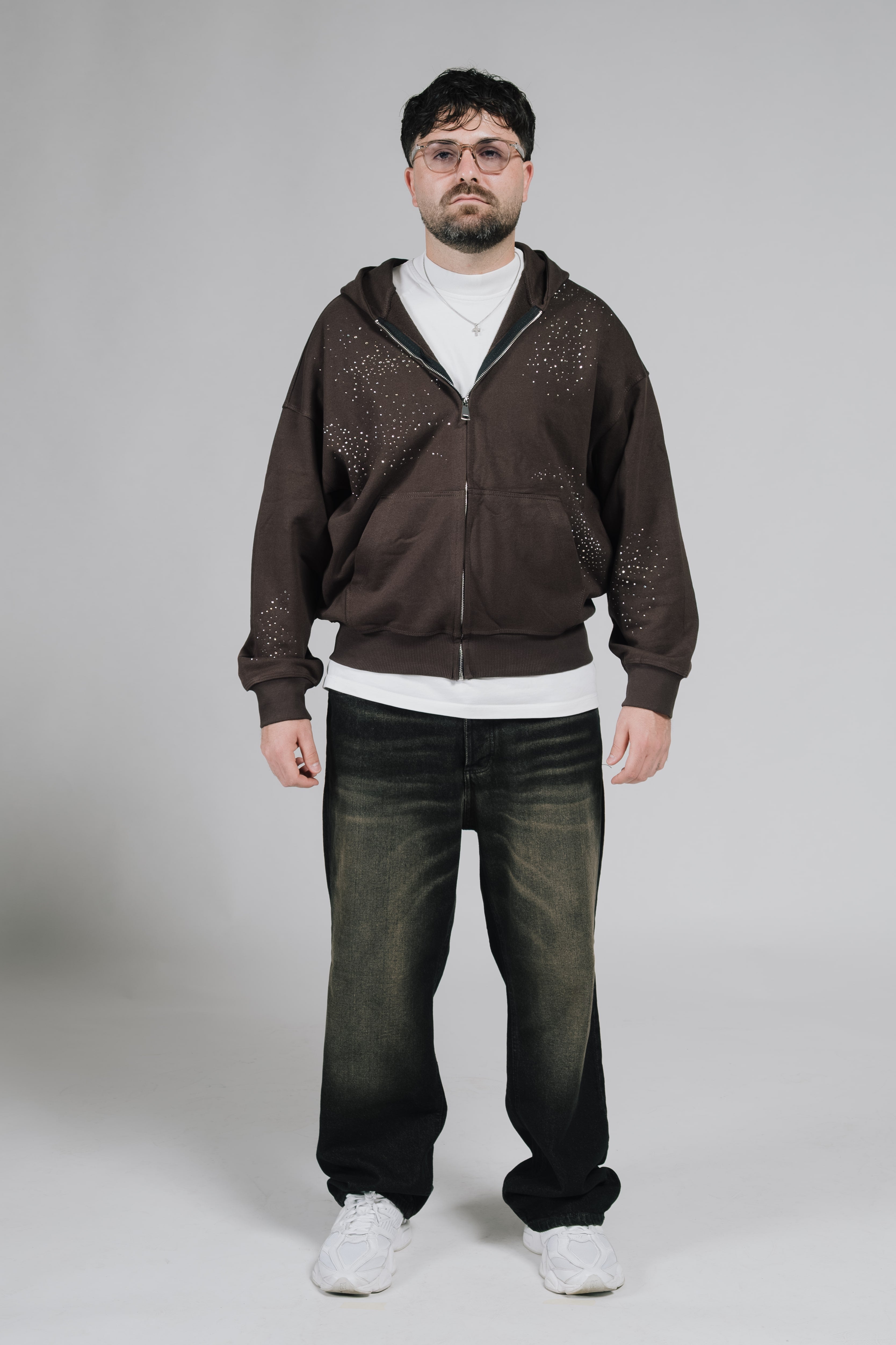 BAGGY BROWN JEANS