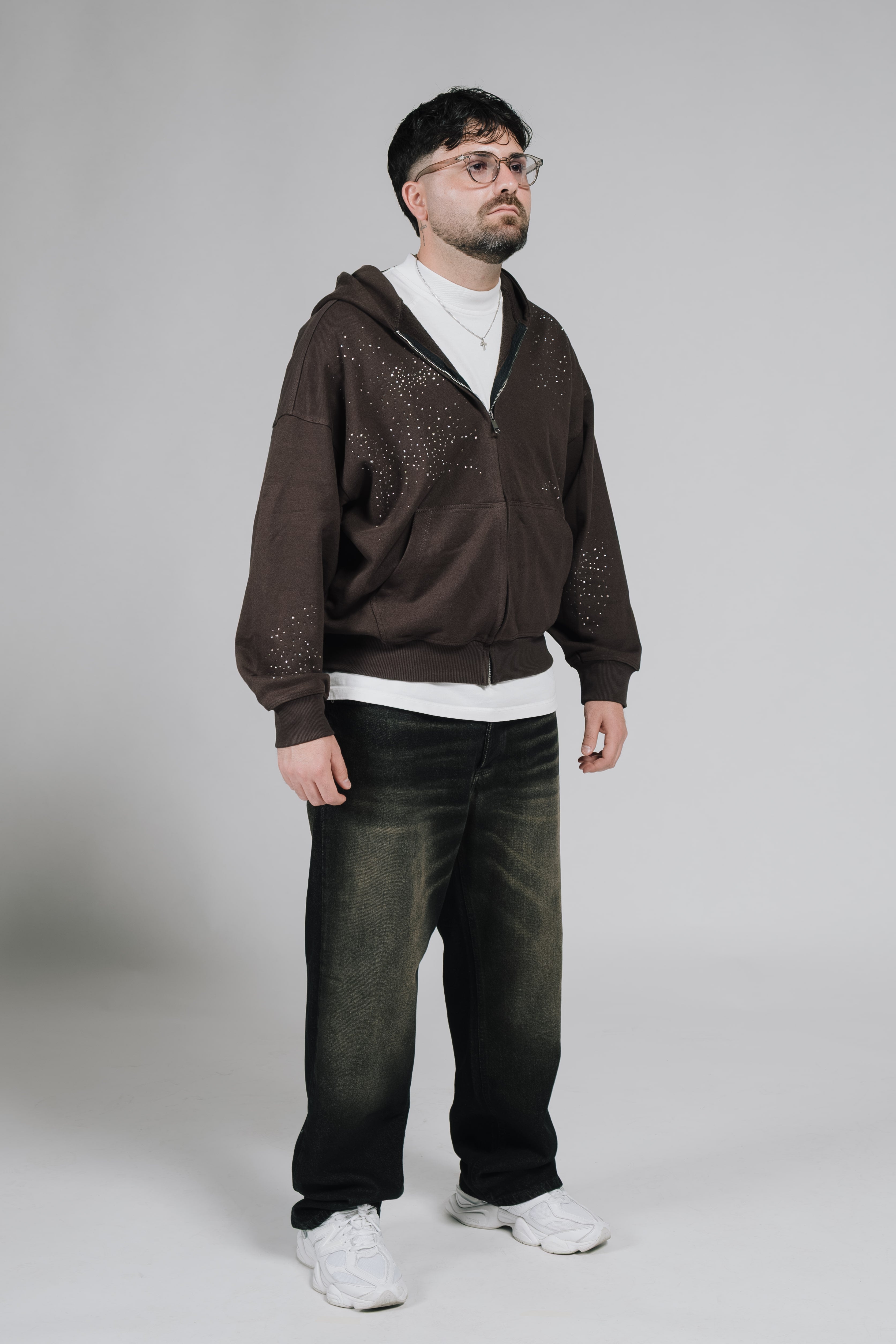 BAGGY BROWN JEANS