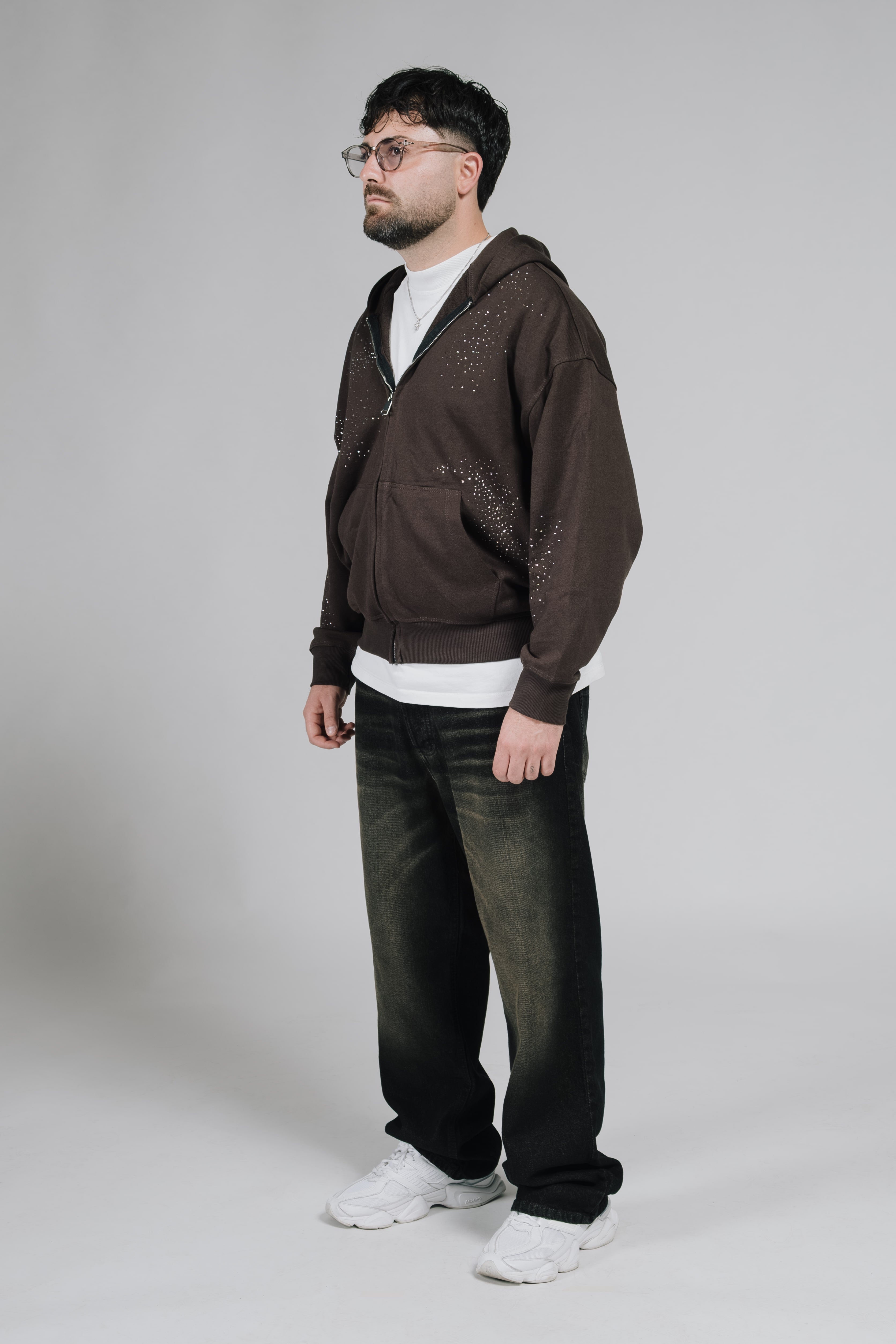 BAGGY BROWN JEANS